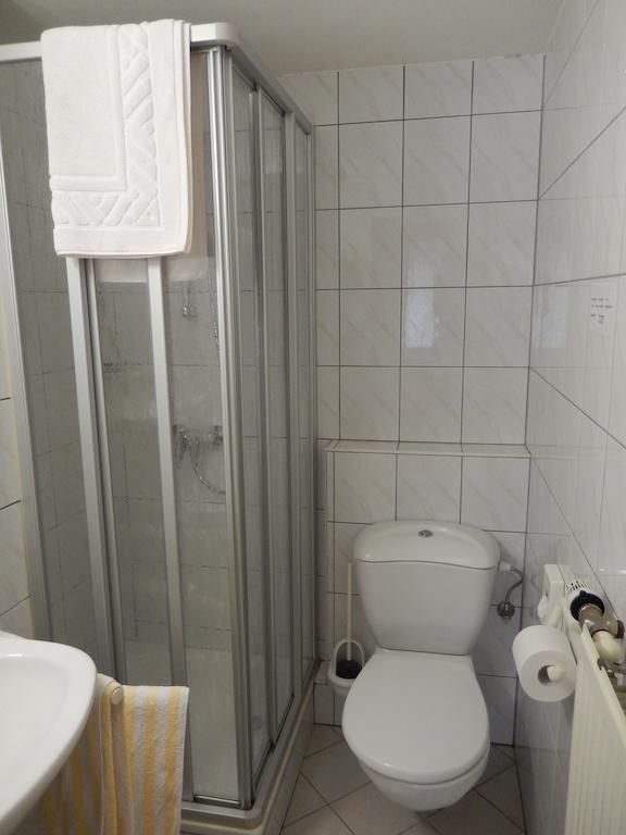 Zum Burghof Hotel Schoenberg Værelse billede