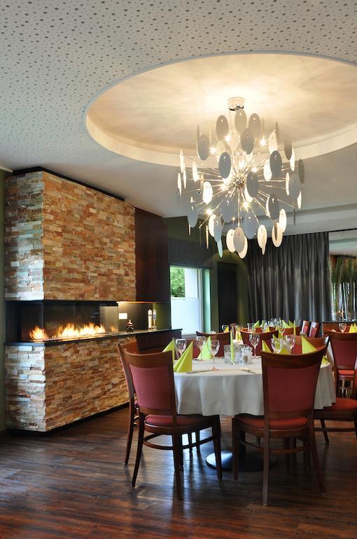 Zum Burghof Hotel Schoenberg Eksteriør billede
