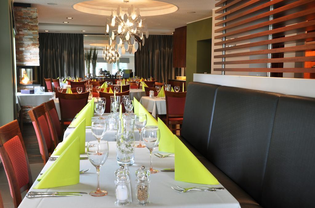 Zum Burghof Hotel Schoenberg Eksteriør billede