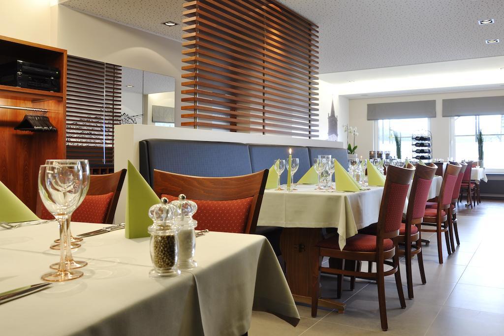 Zum Burghof Hotel Schoenberg Eksteriør billede