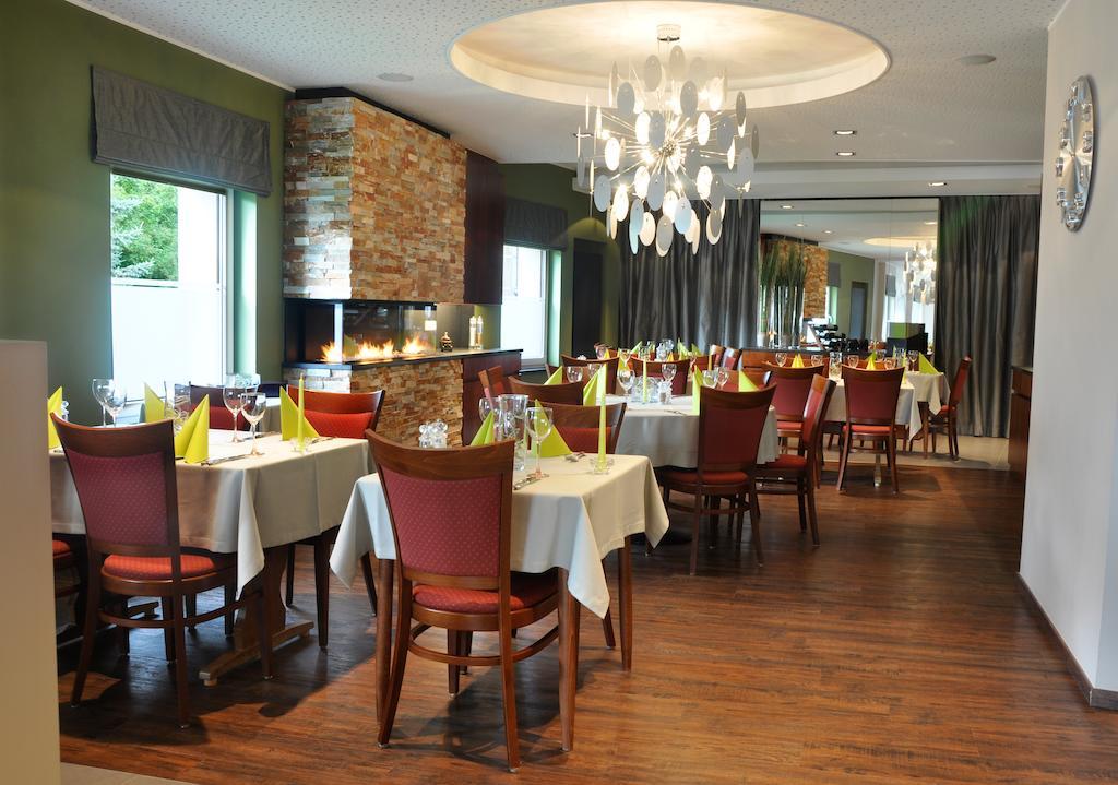 Zum Burghof Hotel Schoenberg Eksteriør billede