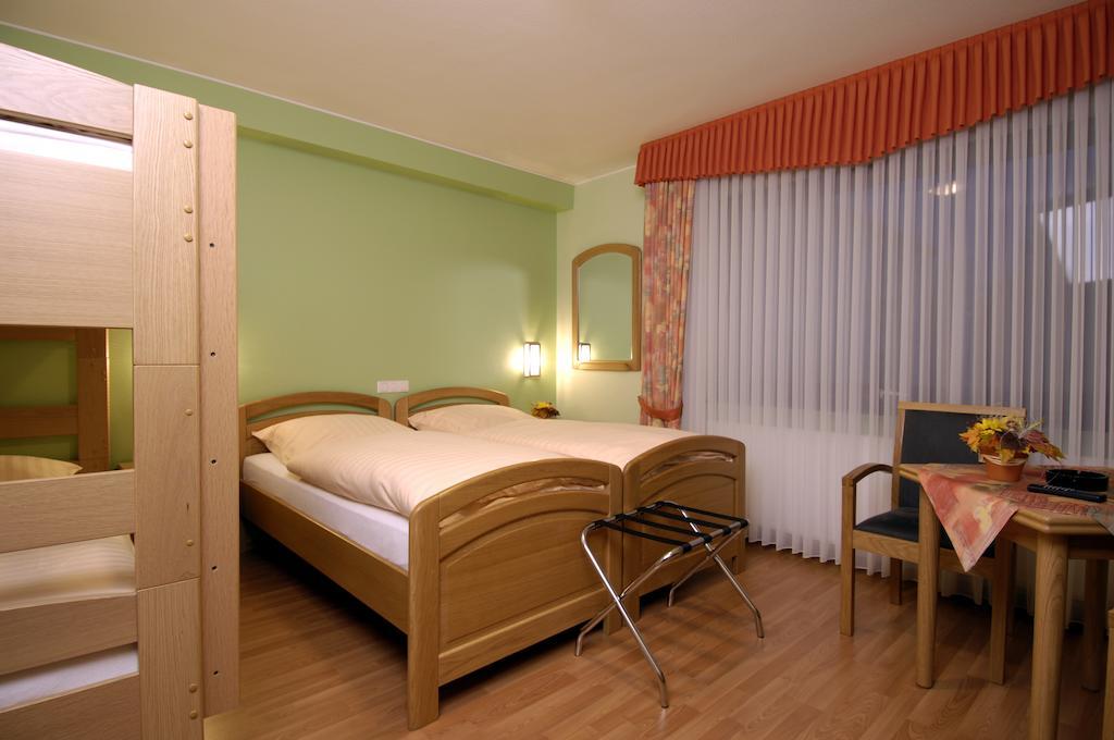 Zum Burghof Hotel Schoenberg Værelse billede