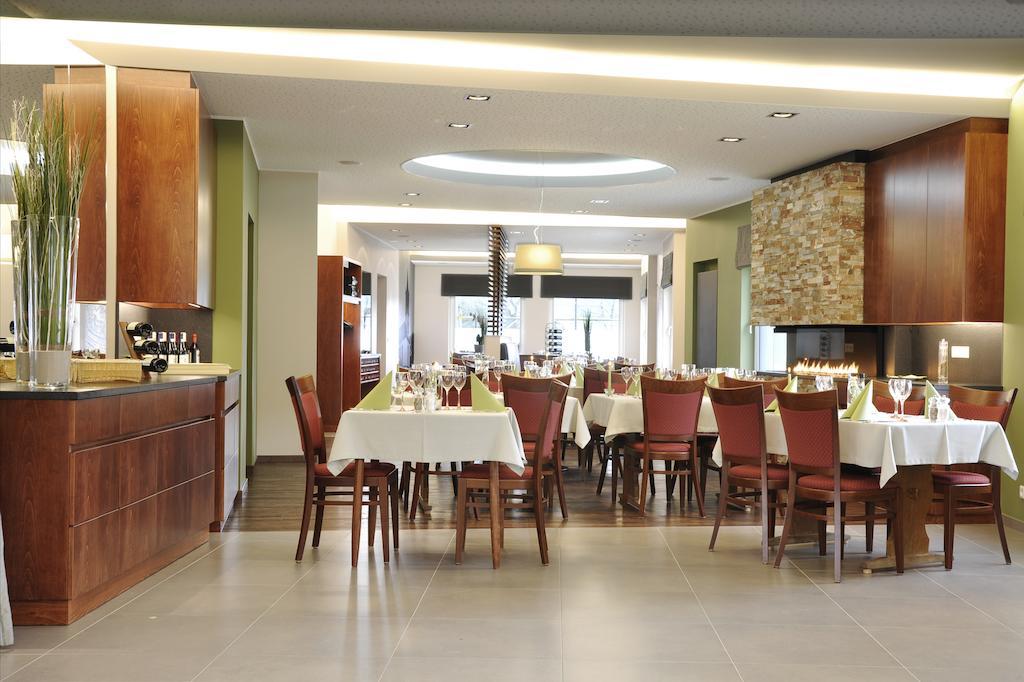 Zum Burghof Hotel Schoenberg Eksteriør billede